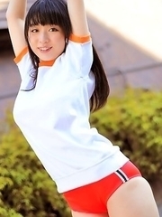 Megumi Suzumoto with hot bum in shorts is ready for sports