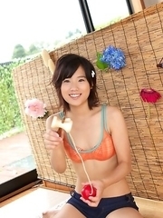 Yuzuki Hashimoto in bra and short jeans is hot like summer